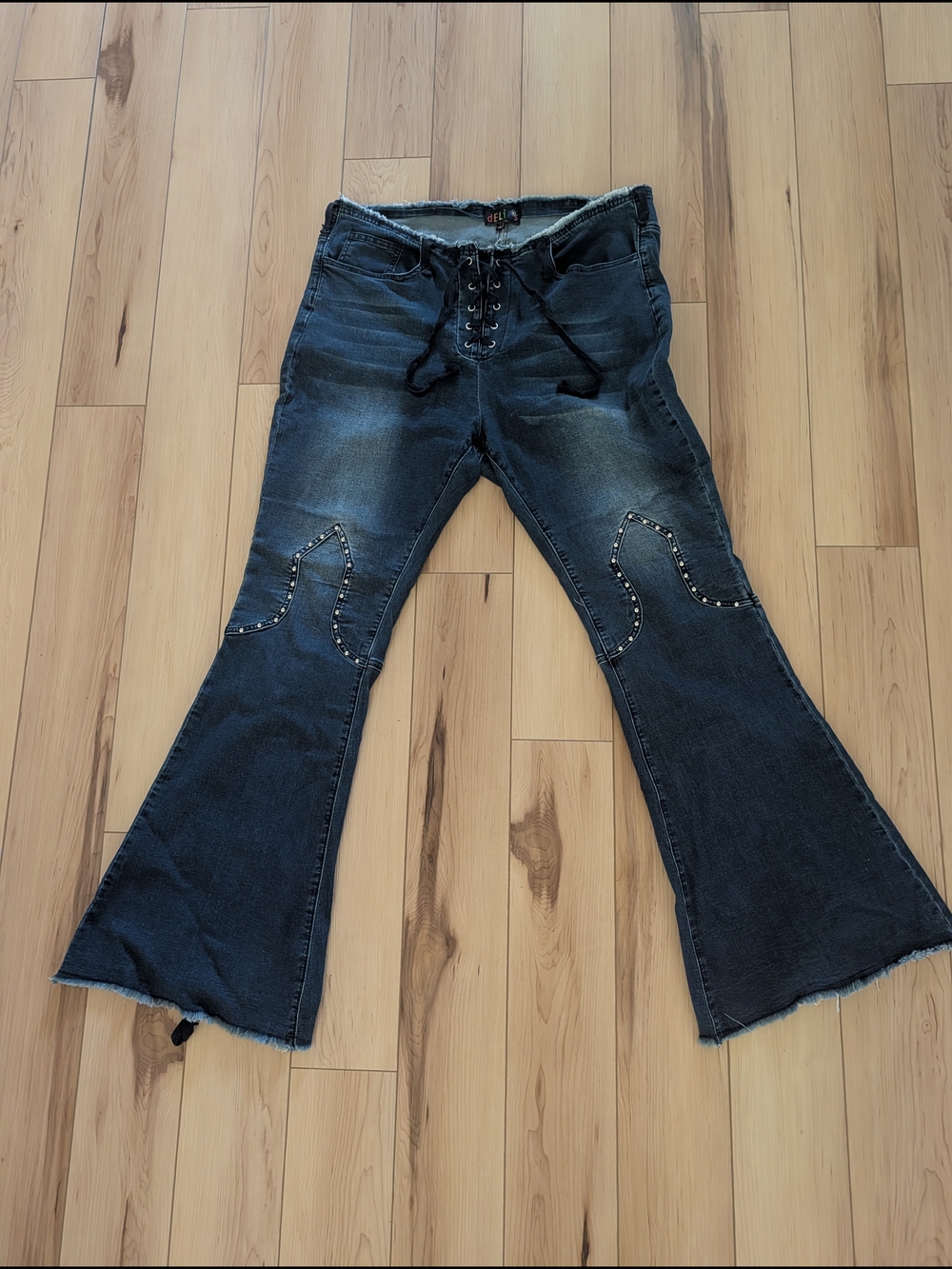 Women's Medium Wash Lace-Up Flared Jeans Y2K Stretch Delias